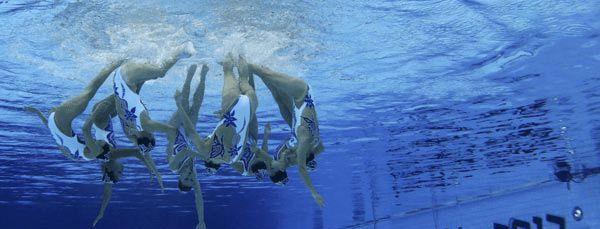 游泳中的技巧（掌握正确的姿势和呼吸技巧，畅享深水游泳乐趣）