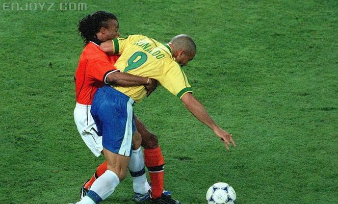 巴西1998世界杯进球（以罗马里奥为核心的精彩进球，点亮了巴西的世界杯征程）