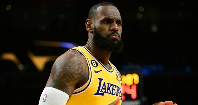 NBA退赛球员排行榜（探索NBA历史上最杰出的退役球员及其遗产）