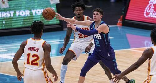 NBA最新三分球排行榜（超级射手马奎斯·布朗领跑三分球排行榜，勇士队集体崛起）