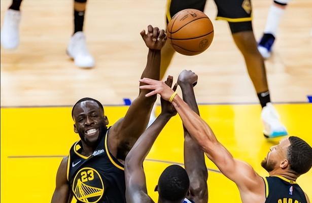 NBA勇士队（勇士队荣耀斩获NBA排行榜第一，焕发王者光芒）