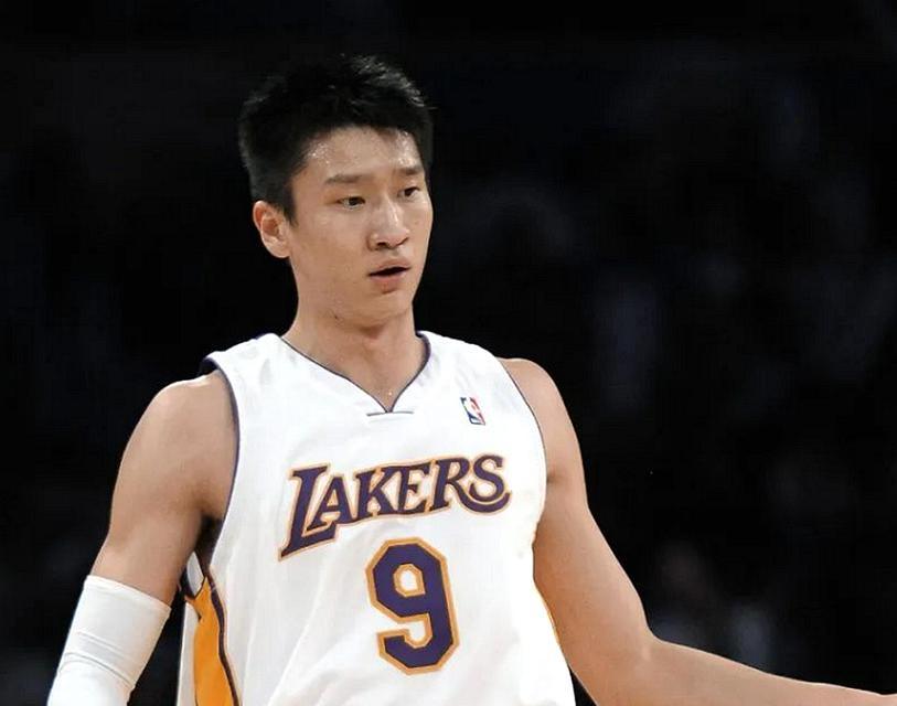 易建联NBA得分排行榜的崛起与影响（揭秘易建联在NBA赛场上的得分统治力与职业生涯高光时刻）