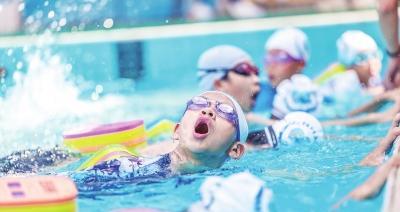 小孩游泳换气技巧（让孩子游泳更轻松的关键诀窍）