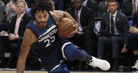 NBA现役球员薪水排行榜剖析（揭秘NBA球员薪水高低与绩效的关系）