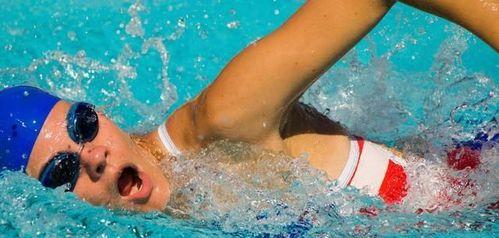 游泳高手的换气技巧教学（掌握正确的呼吸方式，成为游泳达人）