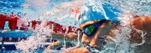 游泳中有效的吸气换气技巧（学习正确的呼吸方式，提高游泳技能水平）