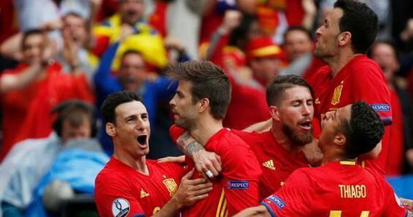 西班牙创下历史性世界杯纪录（历经困难，终绽放荣耀之花）
