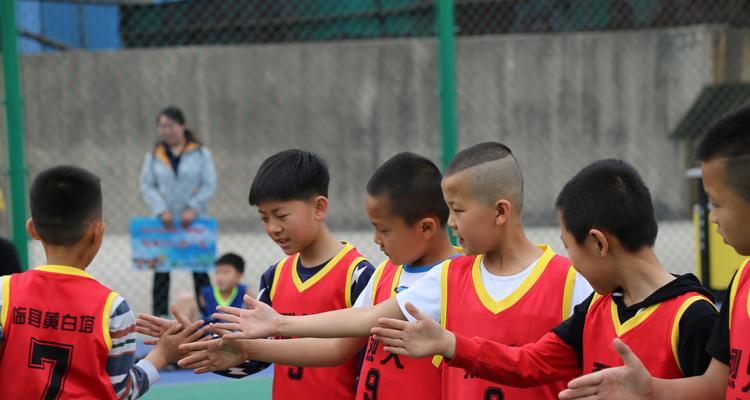 小学篮球队全场防守规则的重要性（打造坚不可摧的篮球防守阵容）