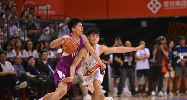 篮球防守战术分析（掌握篮球位置防守的关键技巧）
