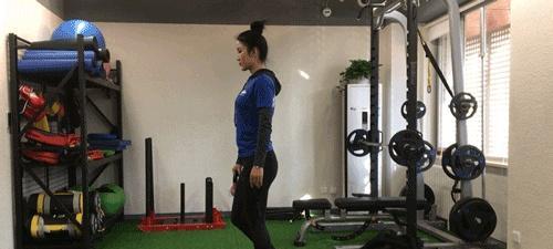 女生如何通过打篮球增强防守力量（提高女生篮球防守能力的关键方法及实践技巧）