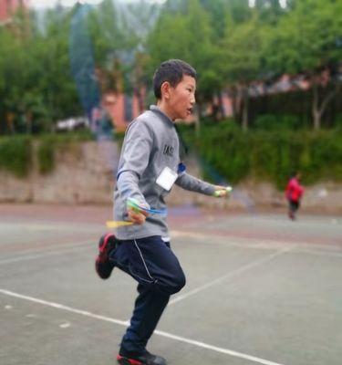 乒乓球与滑板的完美结合（打造独特风格，提升乒乓球技术水平）
