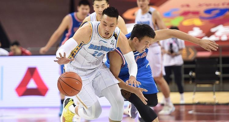 提升篮球球队防守水平的有效方法（以防守为主线，助力球队进步与胜利）