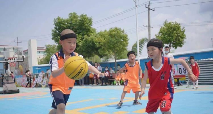 幼儿篮球基础班防守要点（掌握关键技巧，成为出色的防守者！）