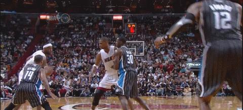 NBA篮球防守一阵（探索NBA历史上最强大的防守阵容，以及他们限制对手得分的策略）