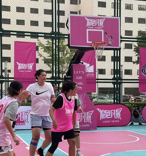 女生打篮球防守技巧及训练方法（提高女生篮球防守能力的关键技巧和训练计划）