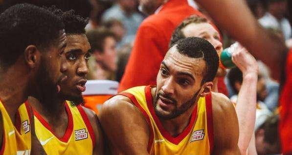 篮球防守网红球员排名榜（探索NBA球场上最具防守魅力的明星）