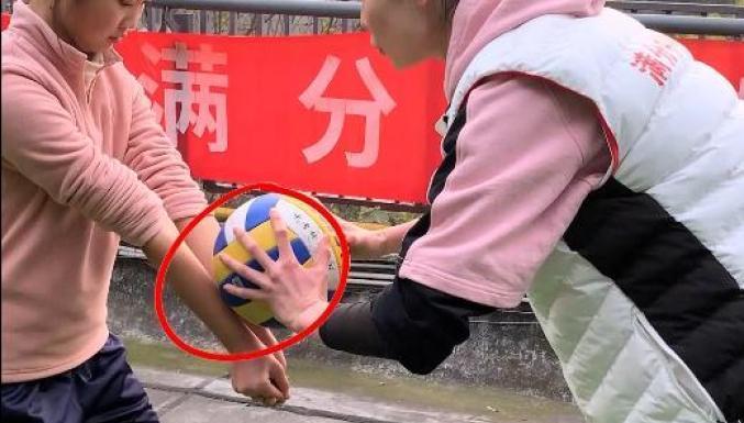 掌握挑球要领，成为出色排球功手（打破技术瓶颈，提升排球挑球水平）