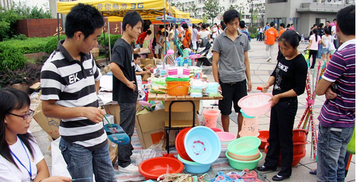 乒乓球丢桶里摆地摊的技巧（打造出色的乒乓球地摊技能，收获意想不到的效果）