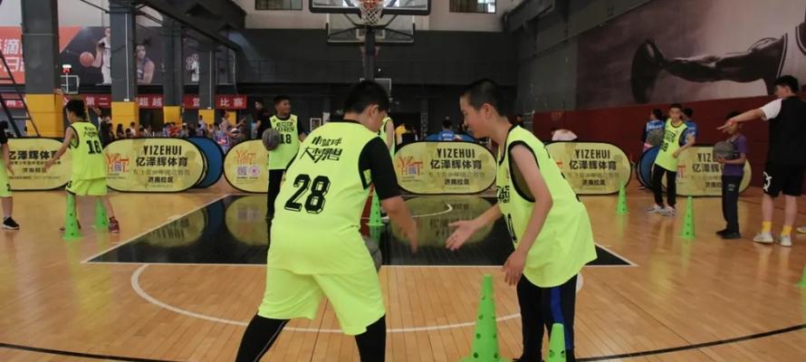 如何做到位置篮球防守（掌握关键位置，有效阻挡对手进攻）