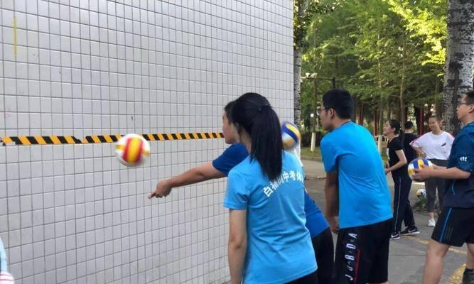 女生排球跳高训练的关键动作要领（优化技术，提升垂直跳跃能力，关键动作要领）