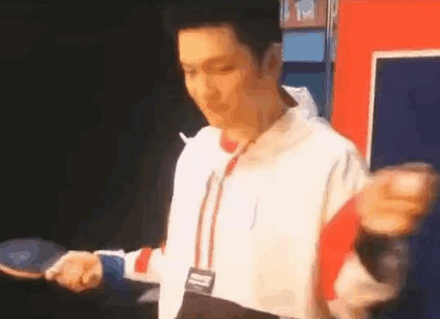指尖乒乓球（轻松掌握指尖乒乓球换拍技巧，提升战斗力）