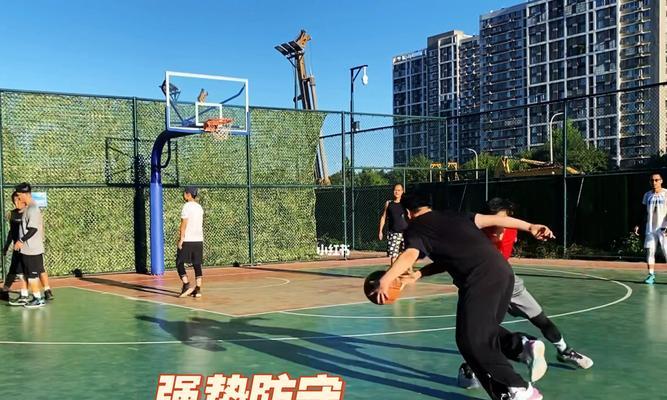 篮球进攻与防守（探讨篮球进攻和防守的优势与劣势）