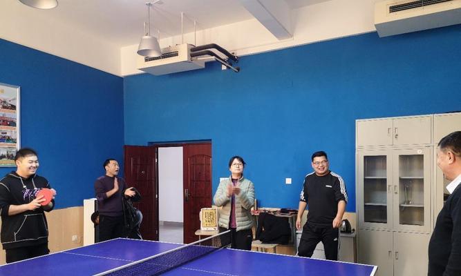 墙前乒乓球练习技巧（如何利用墙面练习乒乓球，打造出色球技）