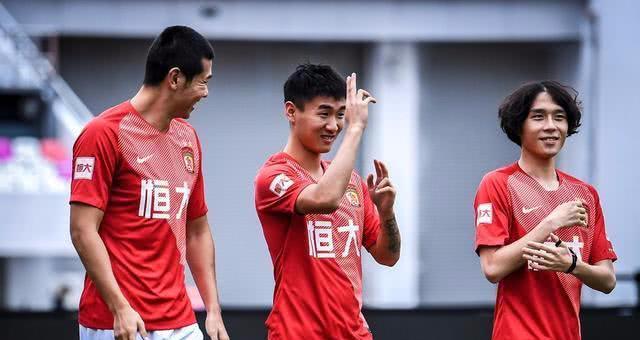 足球冬窗转会技巧揭秘（通过分析市场趋势，找准机会，成功引援）