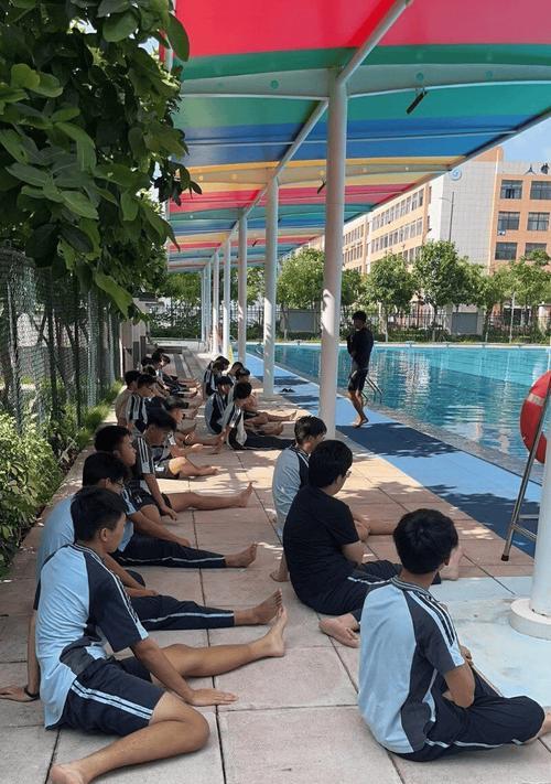 游泳技巧训练，成就台州中考冠军（水中的自由舞者——游泳技巧训练揭秘）