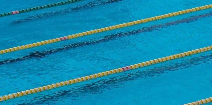 游泳池的知识点和技巧（深入了解游泳池的构造和正确的游泳姿势）