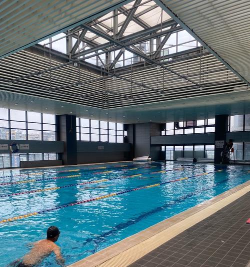 武汉好学的游泳技巧学校（为您带来专业教学和优质服务的游泳学校）