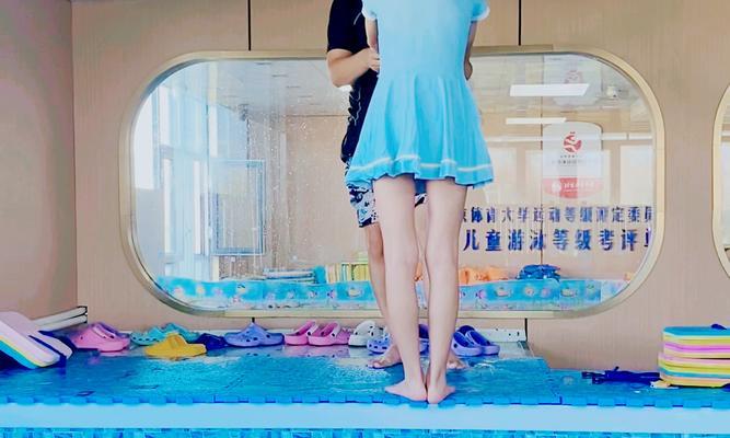 游泳逆流而上的技巧（掌握正确的姿势和呼吸方法，克服水流阻力，迈向游泳新境界）